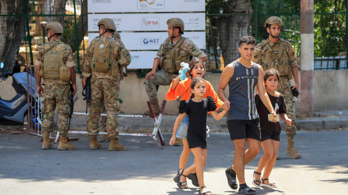 Mindestens sechs Menschen kamen ums Leben. - Foto: Mohammad Zaatari/AP/dpa