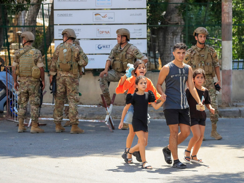 Mindestens sechs Menschen kamen ums Leben. - Foto: Mohammad Zaatari/AP/dpa