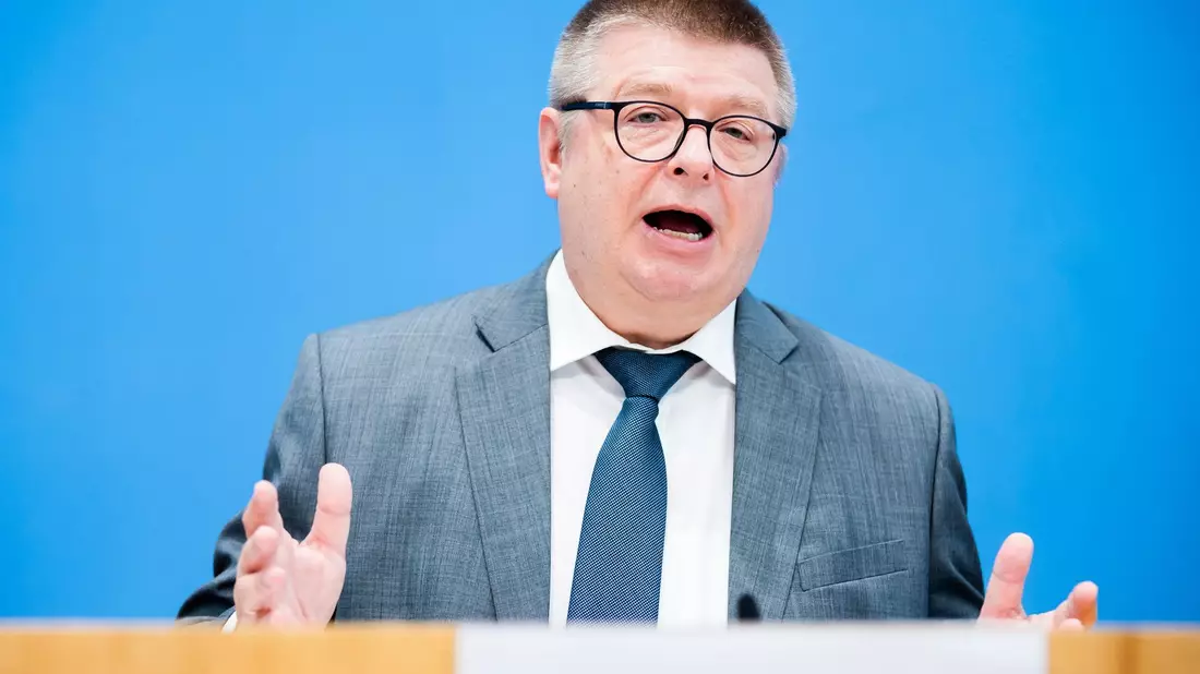 Thomas Haldenwang, Präsident des Bundesamtes für Verfassungsschutz. - Bild: Christoph Soeder/dpa