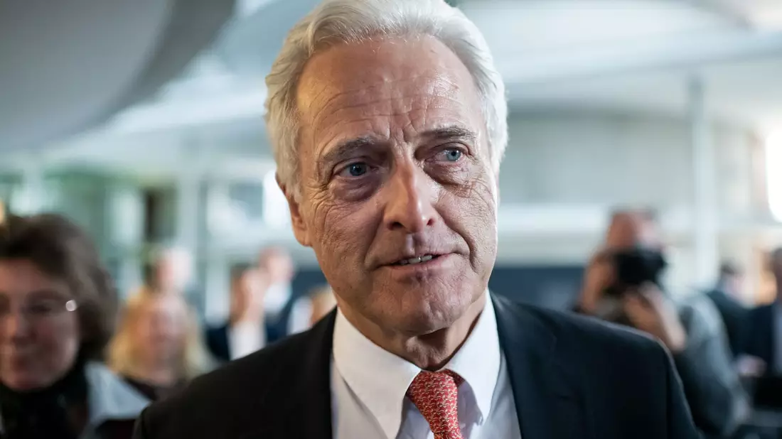 «Vollstes Verständnis für Ungarns Ministerpräsidenten Orbán, aber auch für die Polen, die eigenständig entscheiden wollen, wer in ihr Land kommen darf und wer nicht»: Peter Ramsauer. - Bild: Bernd von Jutrczenka/dpa