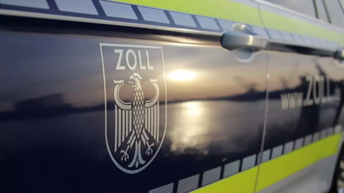 HZA-P: Das Hauptzollamt Potsdam begrüßt 65 Berufseinsteiger/ Jetzt Karriere beim ZOLL starten! - Bild: presseportal.de