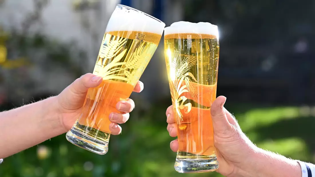 Der Bier-Konsum geht laut Statistischem Bundesamt in Deutschland zurück. - Bild: Bernd Weißbrod/dpa