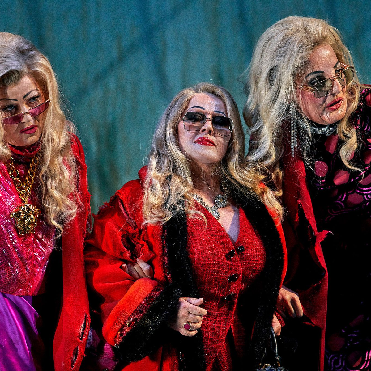 Evelin Novak (Woglinde), Simone Schröder (Floßhilde) und Stephanie Houtzeel (Wellgunde) im 3. Aufzug der 