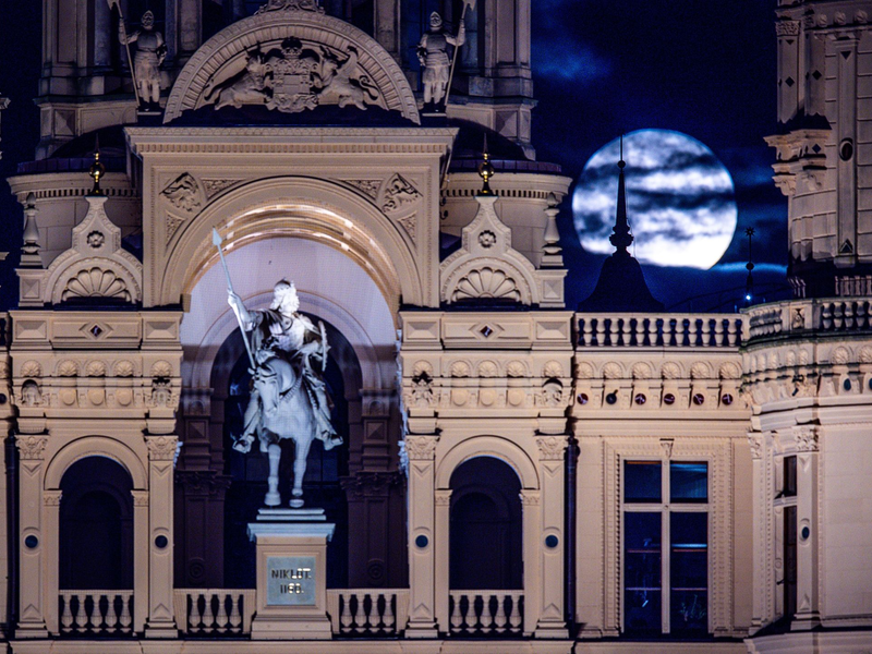Kann man in fünf Jahren einen Reaktor auf dem Mond bauen? (Archivbild) - Foto: Jens Büttner/dpa