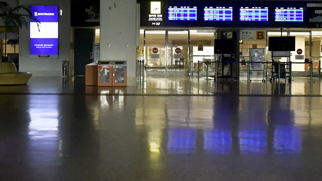 Der Flughafen von Naha ist aufgrund des herannahenden Taifuns «Khanun» geschlossen. - Bild: Uncredited/Kyodo News/AP/dpa
