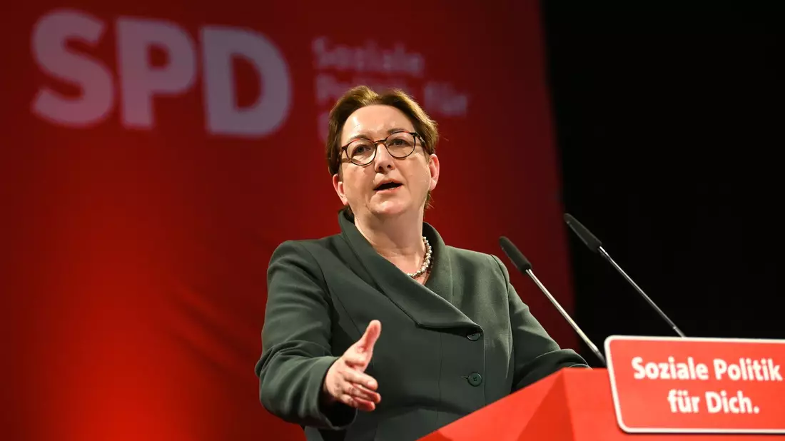 Bundesbauministerin Klara Geywitz will mehr bezahlbaren Wohnraum in Deutschland schaffen. - Bild: Heiko Rebsch/dpa