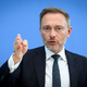 Finanzminister Christian Lindner (FDP) stellt in der Bundespressekonferenz den Regierungsentwurf für den Bundeshaushalt 2024 und den Finanzplan bis 2027 vor. - Foto: Bernd von Jutrczenka/dpa