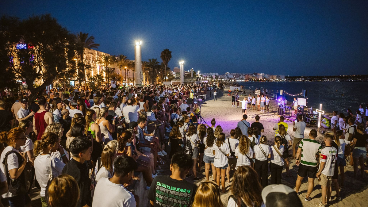 Das Motto der Christen ist: Würde Jesus noch leben, wäre er auch am Ballermann unterwegs. - Foto: Esther Baumann/Reach Mallorca/dpa
