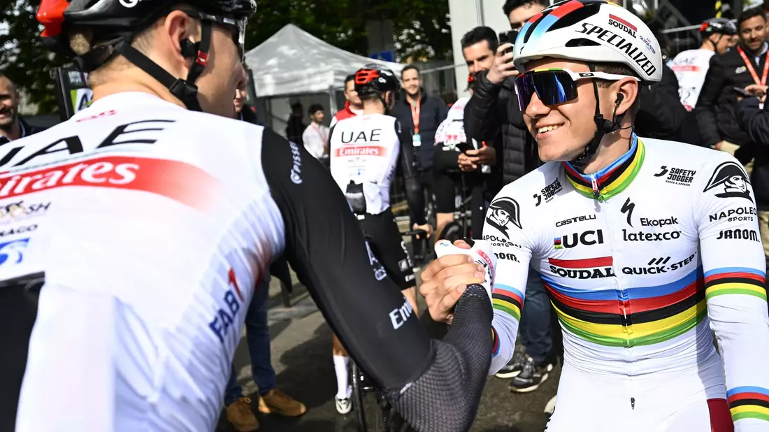 Tadej Pogacar (l) und Remco Evenepoel gehören zu den Favoriten im WM-Straßenrennen. - Bild: Jasper Jacobs/Belga/dpa