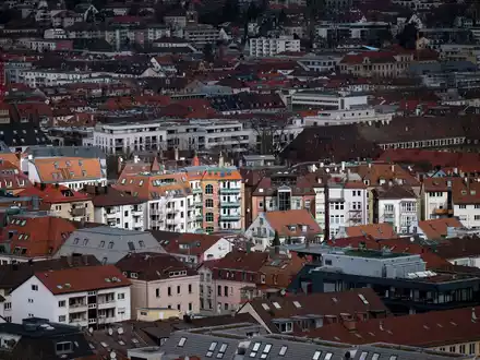 Preisabschlag für unsanierte Häuser wächst wieder - Foto: Marijan Murat/dpa