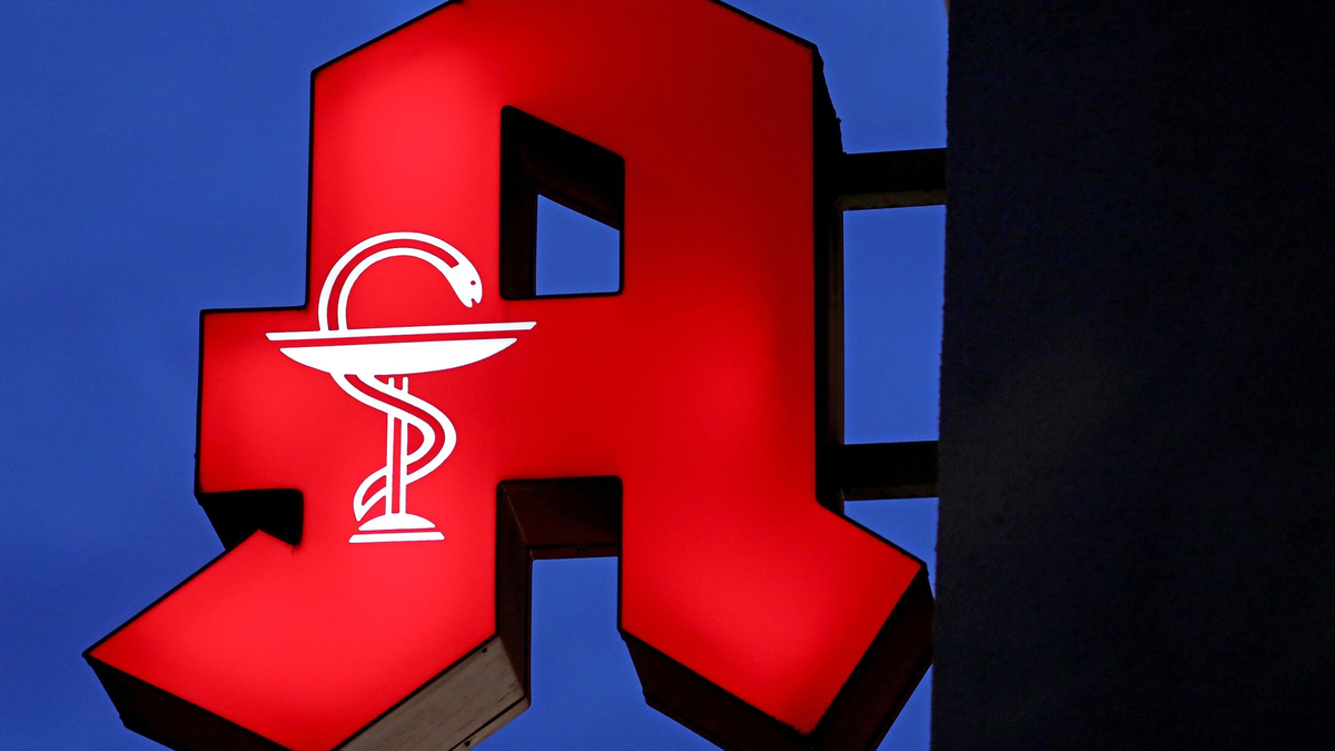 Medikamente könnten auch bei kommenden Infektionswellen wieder knapp werden. - Foto: Oliver Berg/dpa