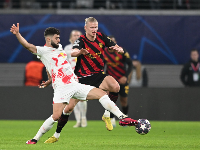 Josko Gvardiol (l) spielt künftig zusammen mit Erling Haaland bei Manchester City. - Foto: Hendrik Schmidt/dpa