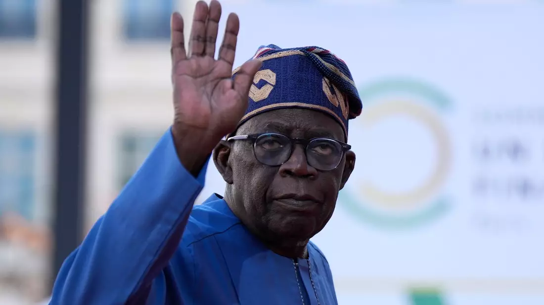 Insbesondere Nigerias neuer Präsident Bola Tinubu scheint eine treibende Kraft hinter dem harten Kurs der Ecowas gegen die neuen Militärmachthaber im Niger zu sein. - Bild: Lewis Joly/AP Pool/AP
