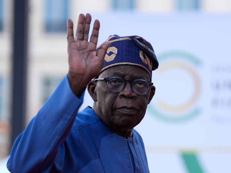 Insbesondere Nigerias neuer Präsident Bola Tinubu scheint eine treibende Kraft hinter dem harten Kurs der Ecowas gegen die neuen Militärmachthaber im Niger zu sein. - Foto: Lewis Joly/AP Pool/AP