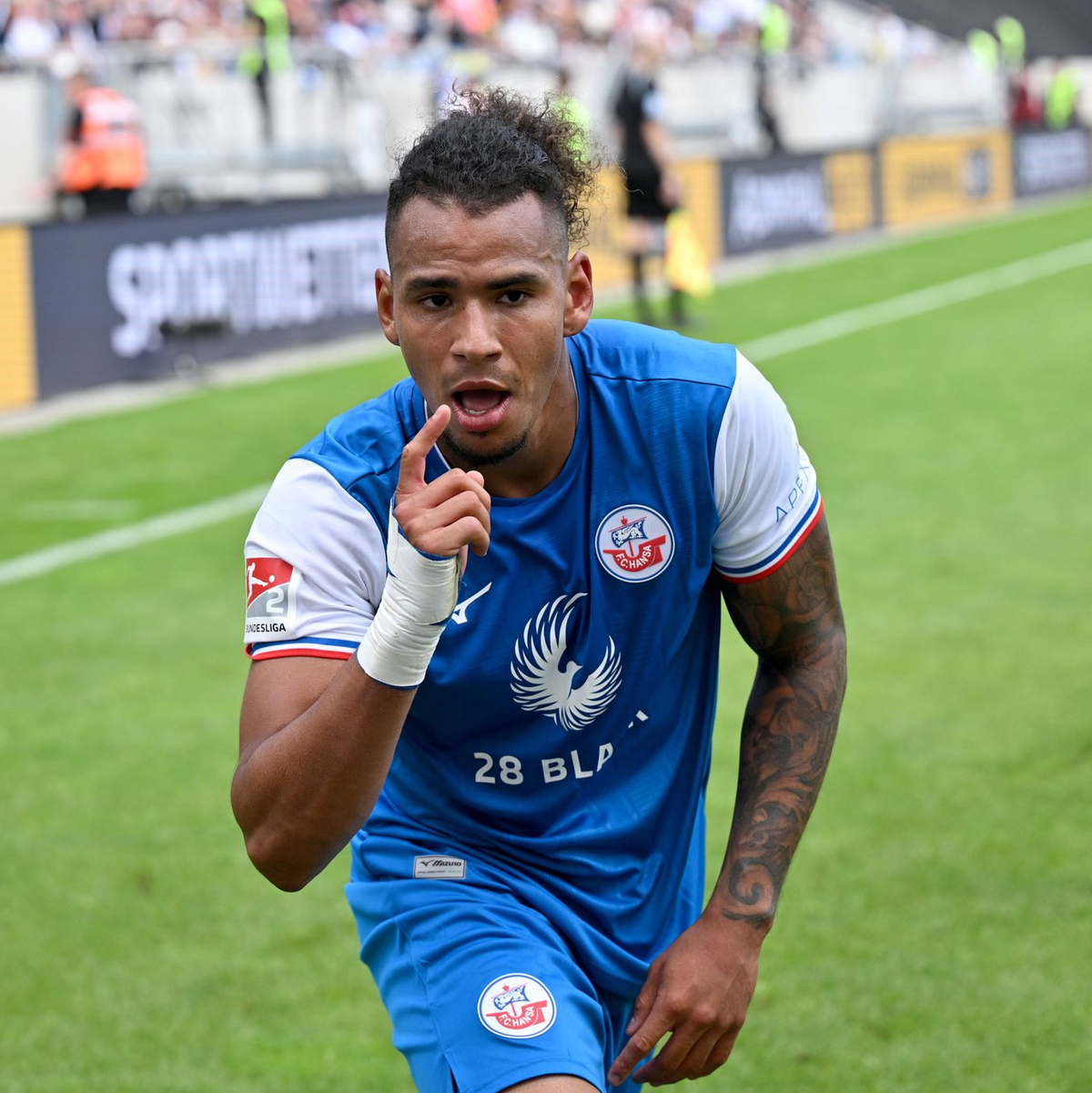 Neuzugang Juan José Perea schoss Rostock zum Sieg. - Foto: Harry Langer/Defodi Images/DeFodi Images/dpa