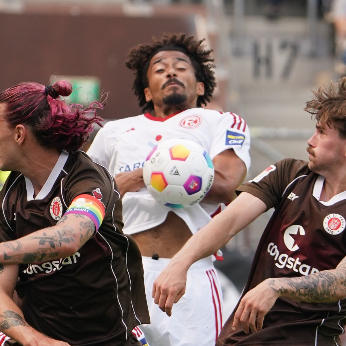 St. Pauli und Düsseldorf trennten sich torlos. - Foto: Marcus Brandt/dpa