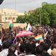 Demonstranten zeigen in Nigers Hauptstadt Niamey ihre Unterstützung für die Putschisten. - Foto: 1