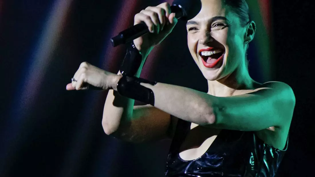 Gal Gadot war zwei Jahre lang in der israelischen Armee. - Bild: Tuane Fernandes/dpa