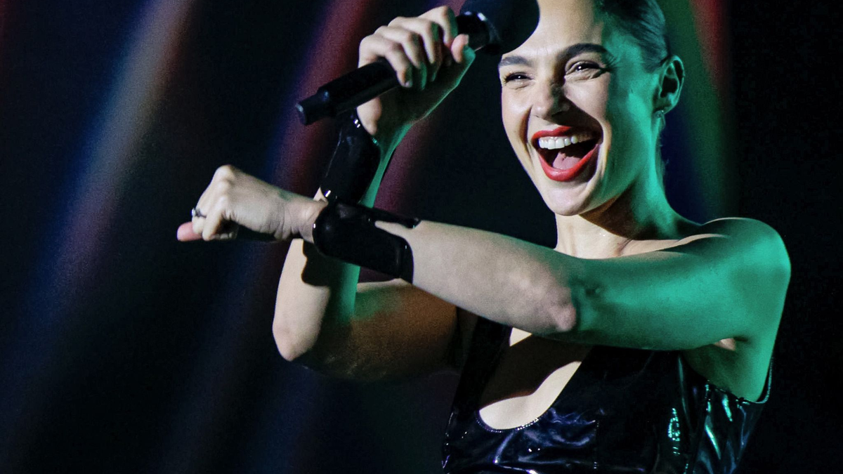 Gal Gadot war zwei Jahre lang in der israelischen Armee. - Foto: Tuane Fernandes/dpa