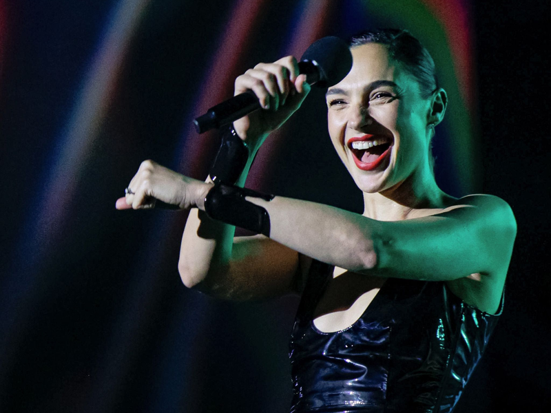 Gal Gadot war zwei Jahre lang in der israelischen Armee. - Foto: Tuane Fernandes/dpa