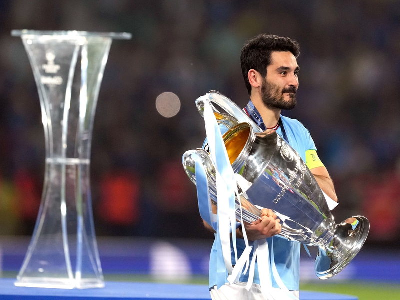 Fußballprofi Ilkay Gündogan nach dem Triple-Sieg mit Manchester City. Gündogan wurde zu Deutschlands Fußballer des Jahres gewählt. - Foto: Martin Rickett/Press Association/dpa