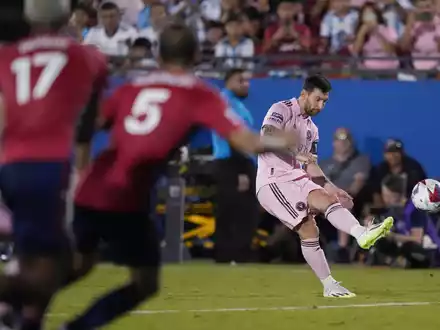 Lionel Messi traf per Freistoß für Inter Miami. - Foto: LM Otero/AP/dpa