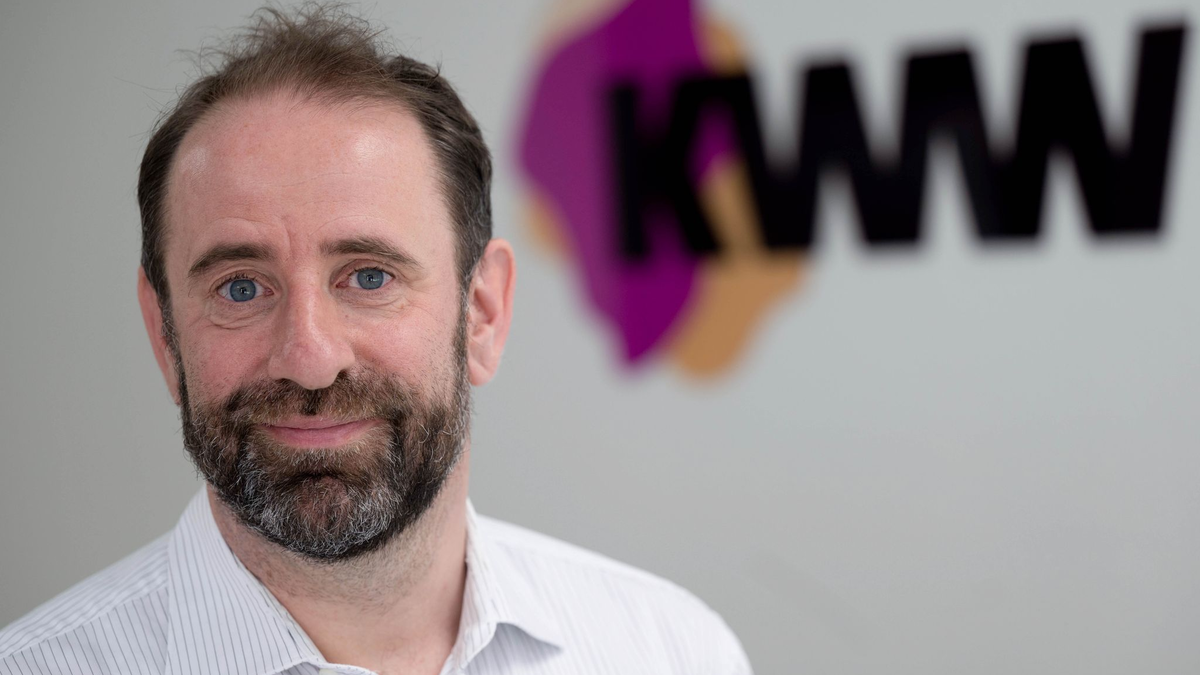 Robert Brückmann, Leiter des Kompetenzzentrums Kommunale Wärmewende (KWW). - Foto: Hendrik Schmidt/dpa