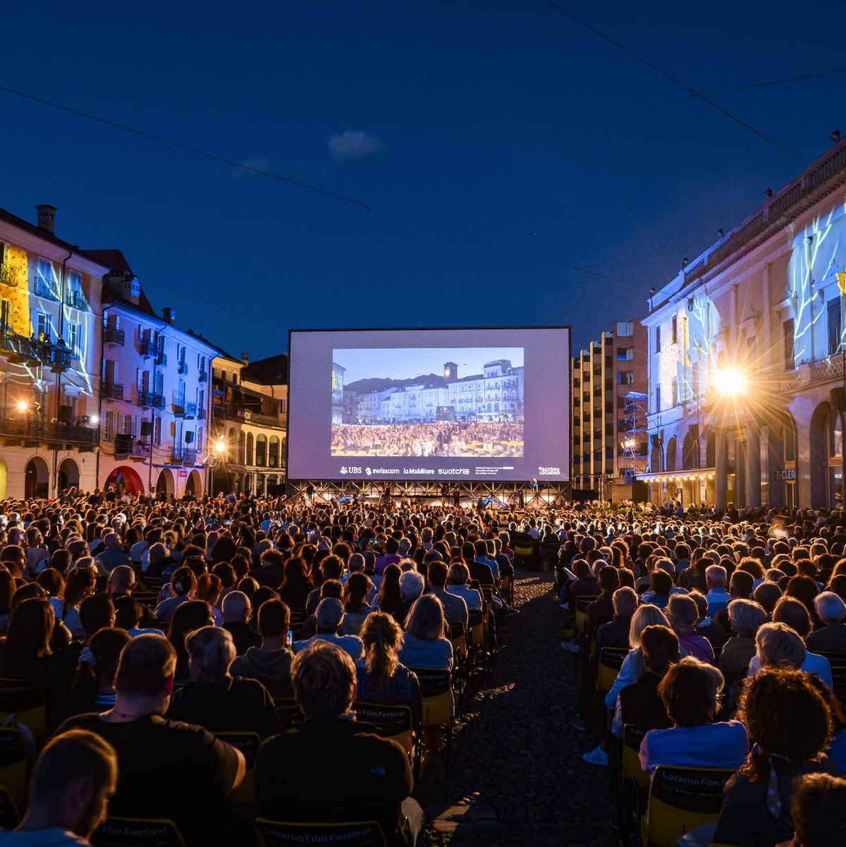 Wer bekommt ihn? Der Goldene Leopard ist der Hauptpreis des Internationalen Filmfestivals in Locarno.  - Foto: Jean-Christophe Bott/KEYSTONE/dpa