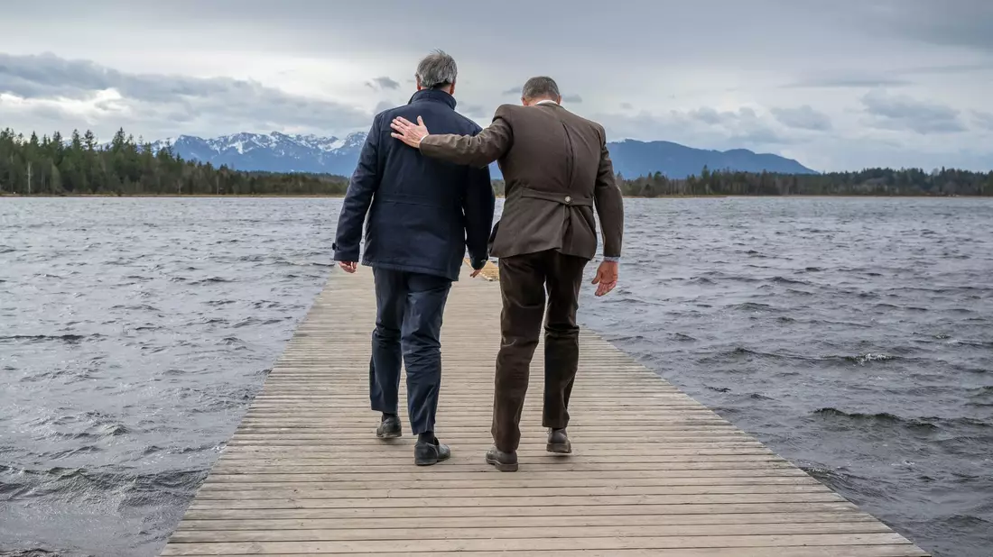Demonstrieren bei einem Termin im Januar 2022 Einigkeit: Markus Söder (l) und Friedrich Merz. - Bild: Peter Kneffel/dpa/Archiv