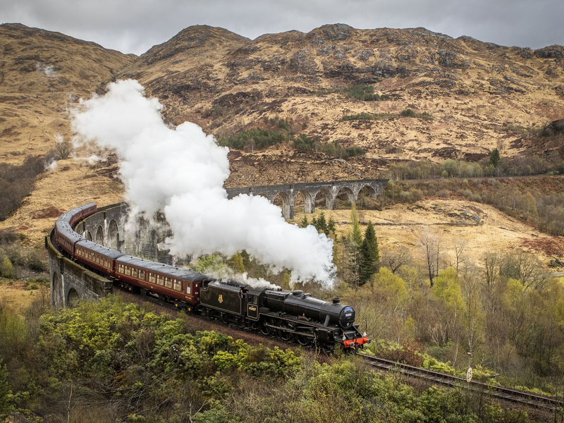 Der «Harry Potter»-Zug fährt normalerweise zweimal täglich auf der Strecke zwischen Fort William nach Mallaig an der Westküste. - Foto: Jane Barlow/PA Wire/dpa