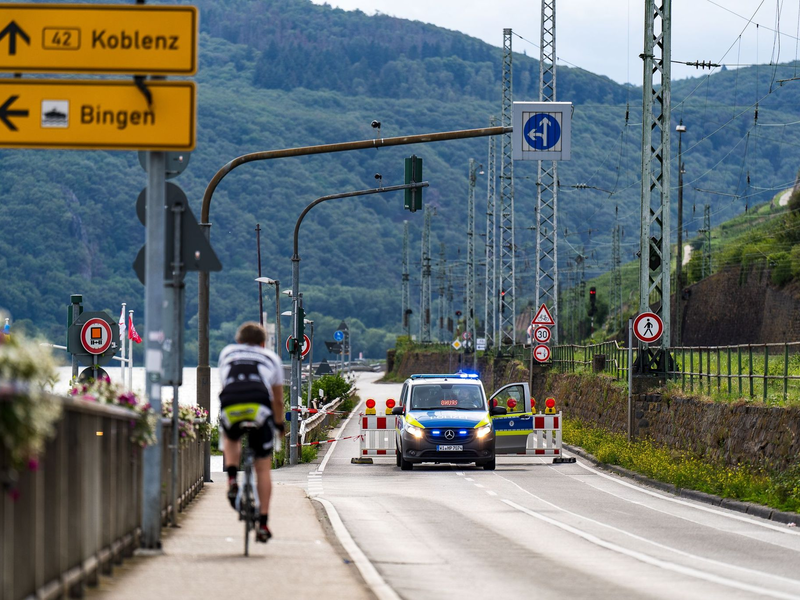 Nahe der Touristenhochburg Rüdesheim wurden vier Welkriegsbomben gefunden. Verkehrswege wurden deshalb gesperrt. - Foto: -/5VISION.NEWS /dpa