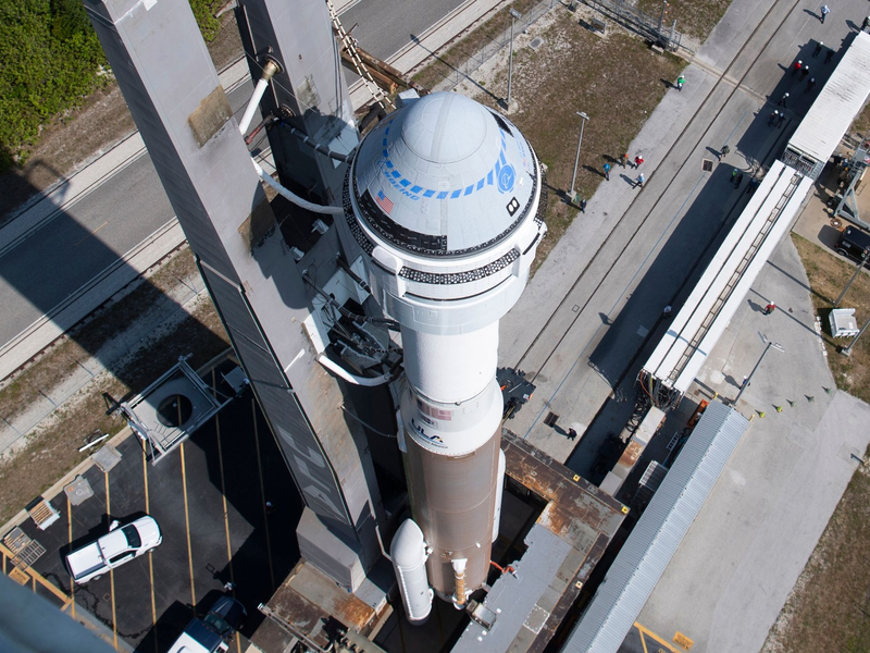 Der «Starliner» ist ein teilweise wiederverwendbares Raumfahrzeug, das aus einer rund drei Meter hohen Kapsel für die Besatzung und einem Servicemodul besteht. - Foto: Joel Kowsky/NASA via AP/dpa