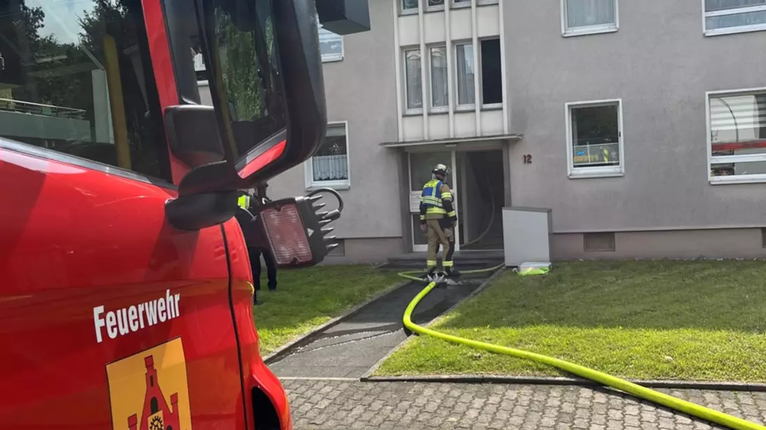 FW-EN: Zwei Einsätze wegen Rauchentwicklung - Rauchmelder verhindert größeren Schaden - Hecke brannte am Nacken - Bild: presseportal.de