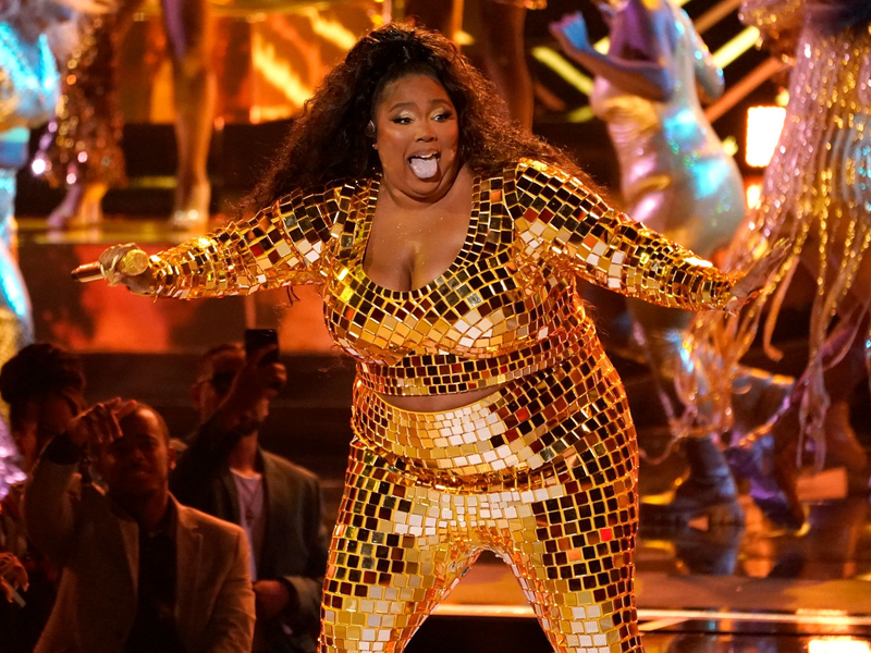 Lizzo performt bei den BET Awards im Microsoft Theater in Los Angeles. - Foto: Chris Pizzello/Invision via AP/dpa