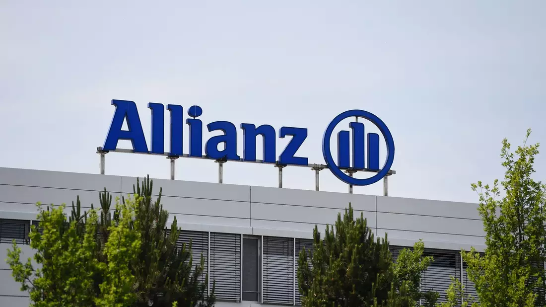 Die Allianz strebt in diesem Jahr einen operativen Gewinn zwischen 13,2 und 15,2 Milliarden Euro an. - Bild: Andreas Gebert/dpa