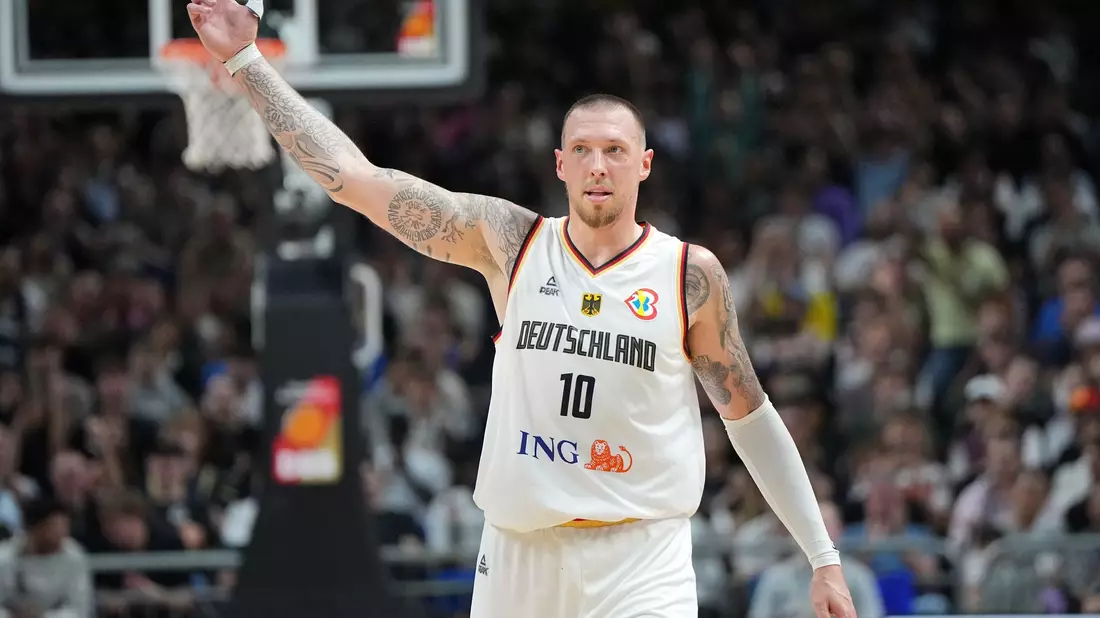 Daniel Theis von den Indiana Pacers war mit 17 Punkten am Sieg gegen Kanada maßgeblich beteiligt. - Bild: Soeren Stache/dpa