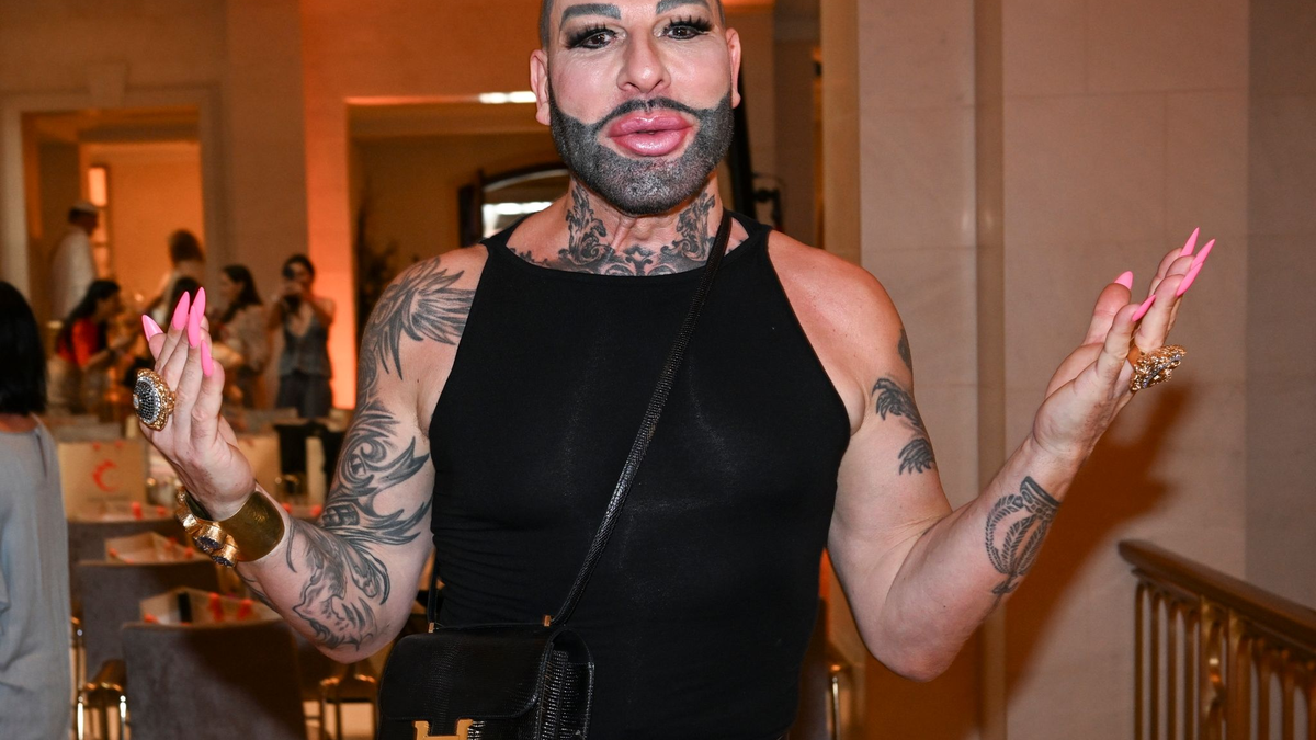 Designer Harald Glööckler bei der Berlin Fashion Week. - Foto: Jens Kalaene/dpa