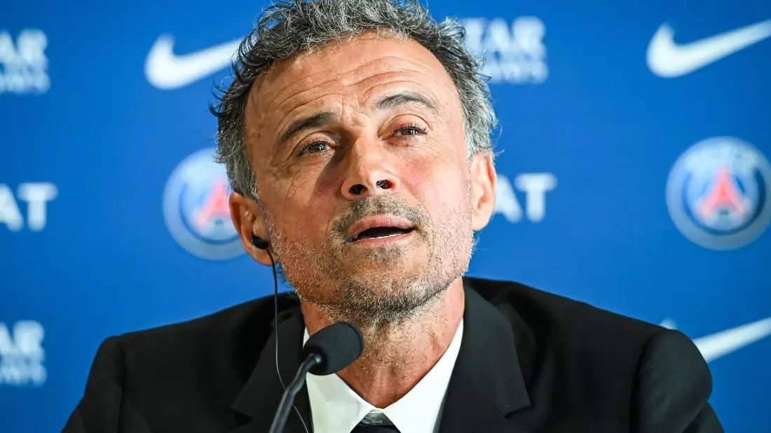 Hofft auf eine Einigung zwischen Kylian Mbappé und PSG: Trainer Luis Enrique. - Bild: Matthieu Mirville/ZUMA Press Wire/dpa