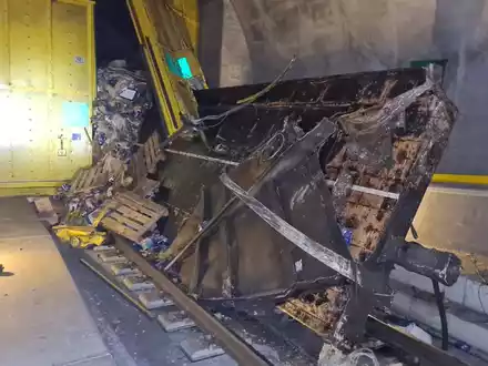 Nach der Entgleisung eines Güterzuges im Schweizer Gotthard-Basistunnel bleibt die Strecke für den Personenverkehr bis mindestens kommenden Mittwoch gesperrt. - Foto: -/SBB/KEYSTONE/dpa