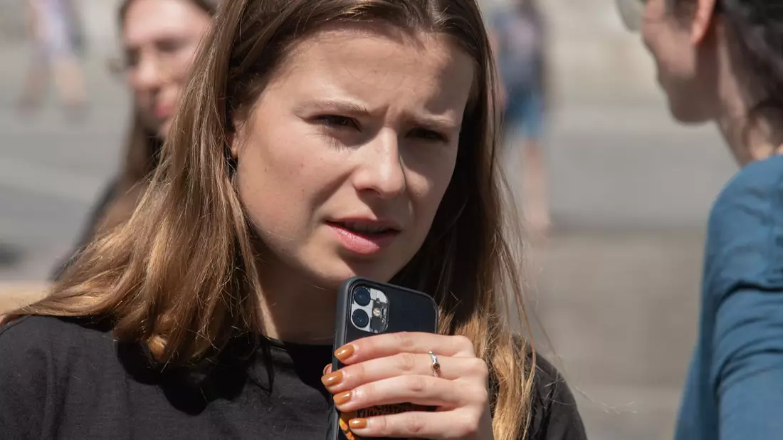 Fridays-for-Future-Aktivistin Luisa Neubauer zu Klimaprotesten: «Es ist nicht immer wirksamer, wenn man doller draufhaut.» - Bild: Matic Hrabar/STA/dpa