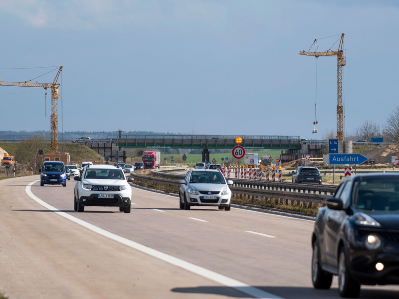 Fahrzeuge fahren auf der Autobahn 19 südlich von Rostock. (Archivbild) - Foto: Frank Hormann/dpa
