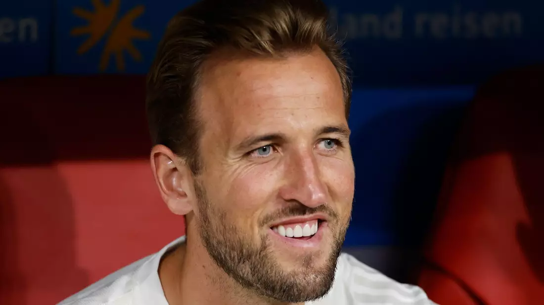 Startete mit einer Niederlage beim FC Bayern: Harry Kane. - Bild: Daniel Löb/dpa