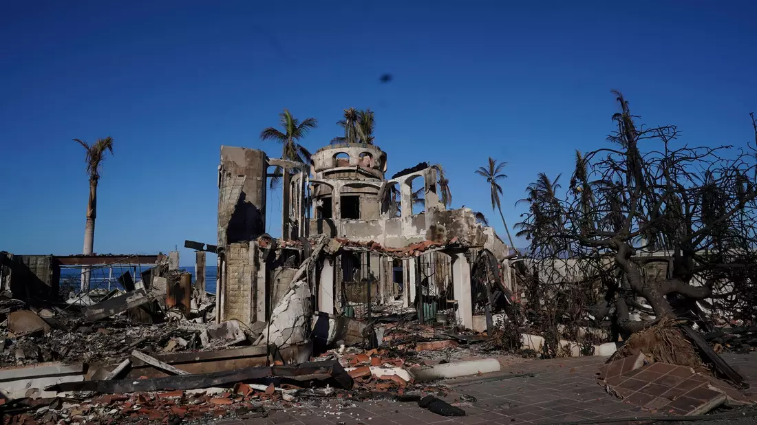 Ein Haus in Lahaina ist durch den Brand komplett zerstört worden. - Bild: Rick Bowmer/AP
