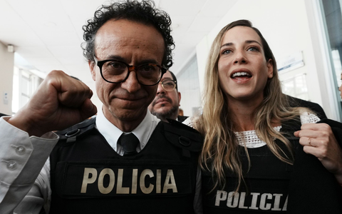 Präsidentschaftskandidat Christian Zurita und Vizepräsidentschaftskandidatin Andrea González Náder während einer Pressekonferenz zur Bekanntgabe seiner Nominierung durch die Partei Construye (Baue). - Foto: Dolores Ochoa/AP/dpa