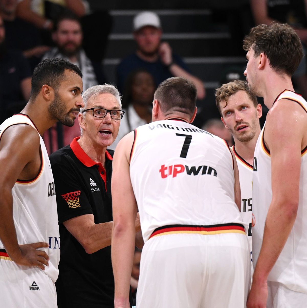 Die deutschen Basketballer unterlagen Kanada im Testspiel mit 112:113 nach Verlängerung. - Foto: Daniel Reinhardt/dpa