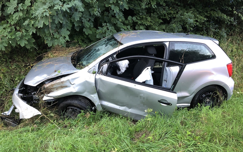 POL-GM: Transporter kippt bei Unfall auf der L306 auf die Seite - Foto: presseportal.de