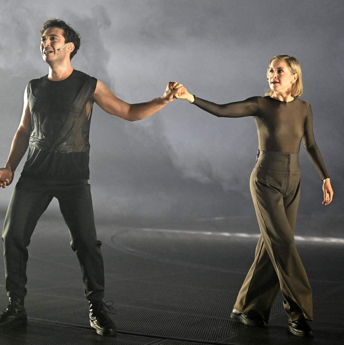 Mehmet Atesci (Ein junger Tempelherr) und Valery Tscheplanowa als Nathan bei den Salzburger Festspielen. - Foto: Barbara Gindl/APA/dpa
