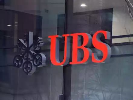 Die Schweizer Großbank UBS löst einen Rechtsfall in den USA um Ramsch-Hypotheken mit einer Milliardenzahlung. - Foto: Vuk Valcic/SOPA Images via ZUMA Press Wire/dpa
