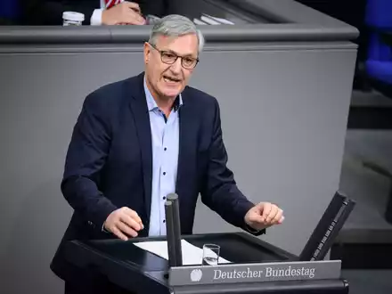 Der ehemalige Linkenchef Bernd Riexinger äußert sich zur Zukunft der Partei. - Foto: Bernd von Jutrczenka/dpa