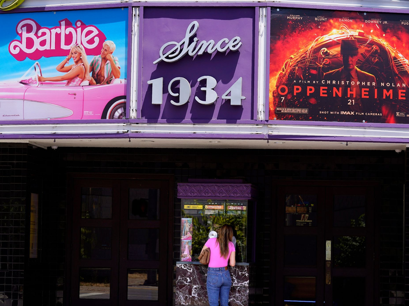 Es startete als Witz, nun könnte es tatsächlich Realität werden: Der Film «Barbenheimer» soll gedreht werden. - Foto: Chris Pizzello/AP/dpa